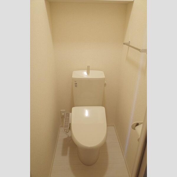 トイレ　温水洗浄便座