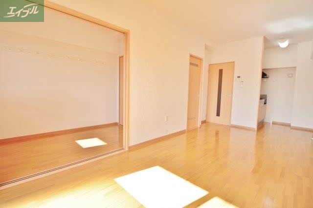 居室・リビング　広めのリビング