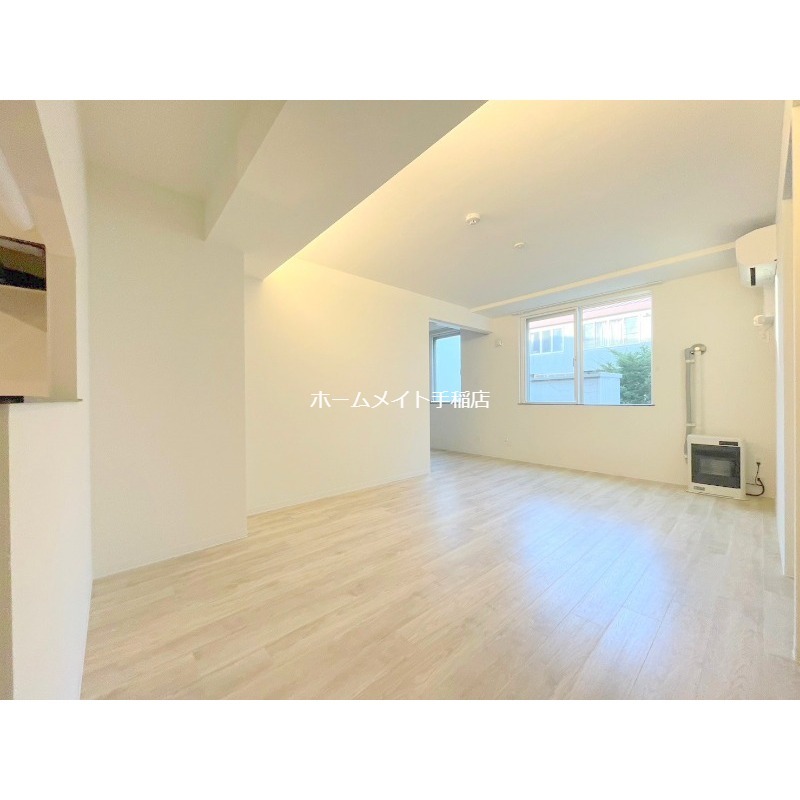 居室・リビング　明るく広々リビングスペース♪