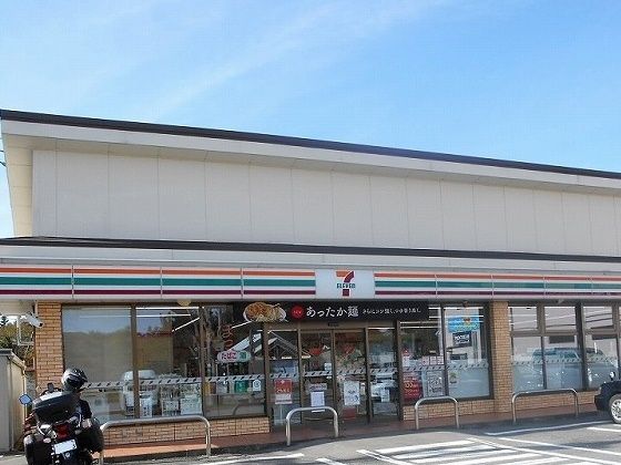 コンビニ　セブン・イレブン借宿店（コンビニ）まで700m