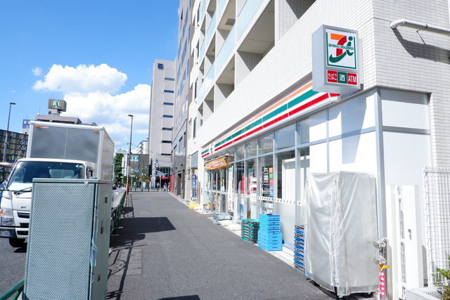 コンビニ　セブンイレブン中野本町4丁目店（コンビニ）まで439m