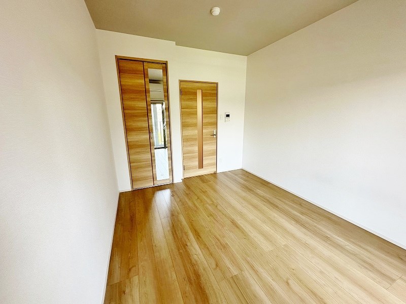 居室・リビング　★洋室7帖★