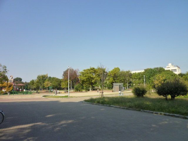 公園　久宝寺緑地（公園）まで923m