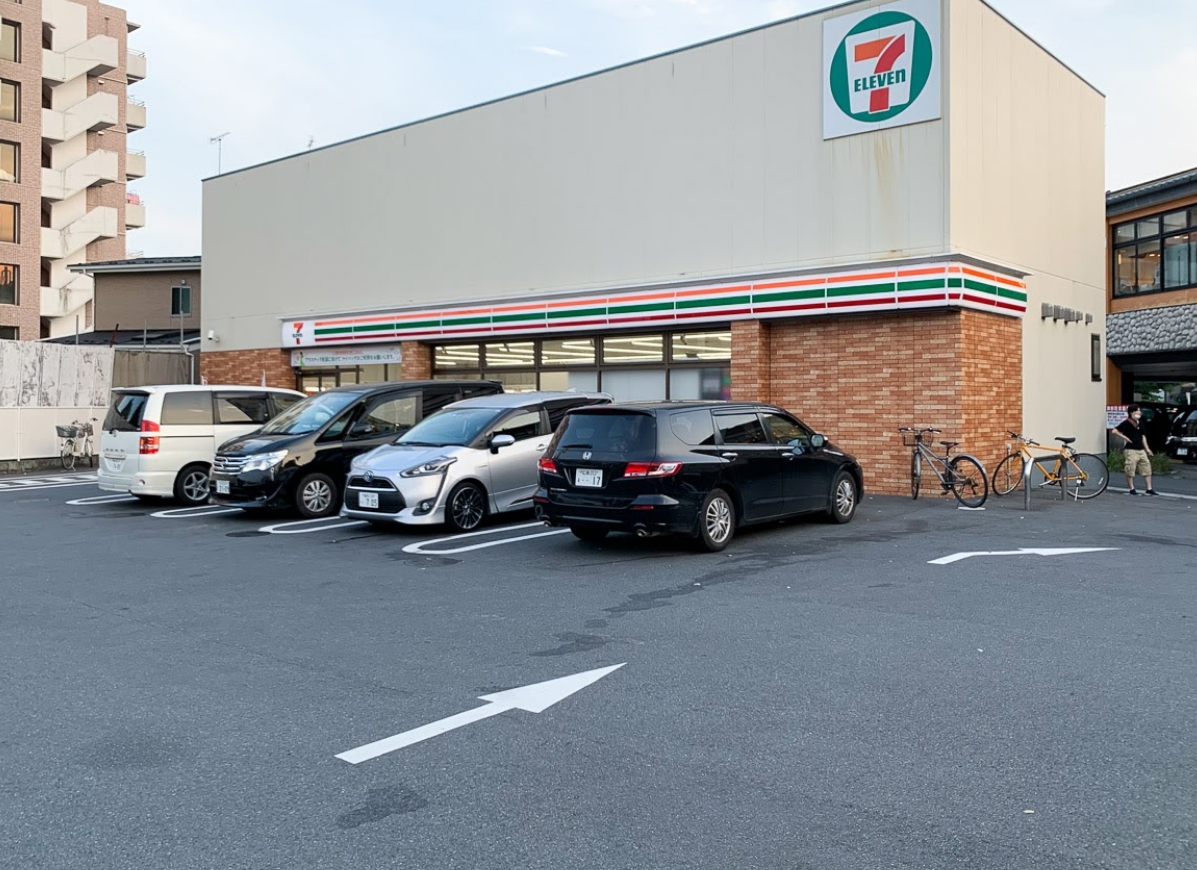 コンビニ　セブンイレブン板橋東新町川越街道店（コンビニ）まで207m