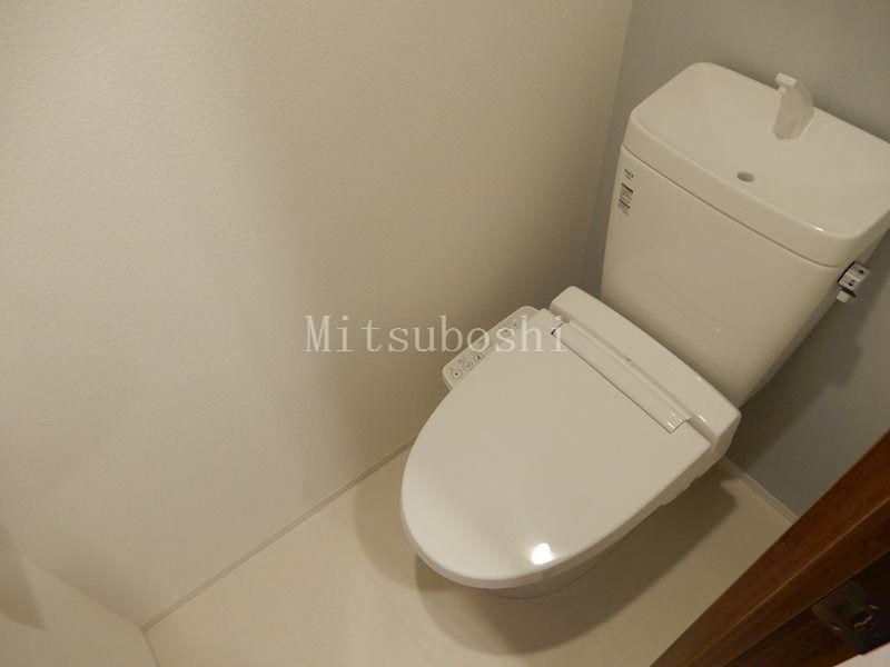 トイレ　※同間取り参考写真