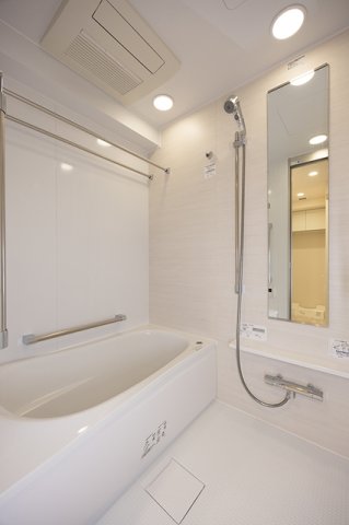 バス・シャワールーム　※写真は同タイプ住戸です。