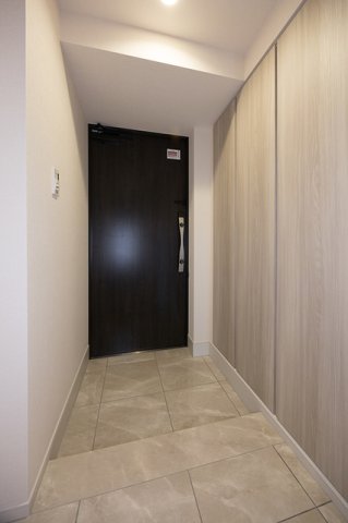 玄関　※写真は同タイプ住戸です。
