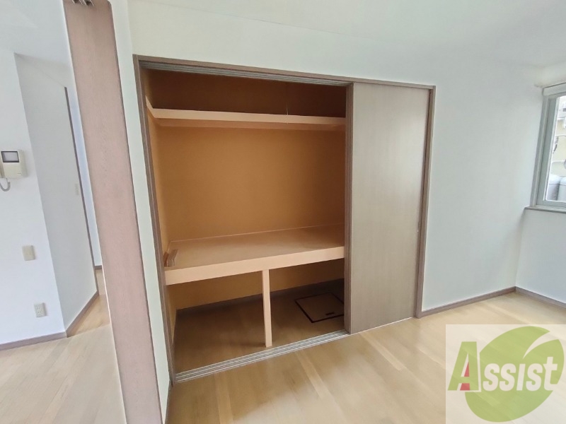 収納　洋室の収納です。部屋がすっきり片付きます。