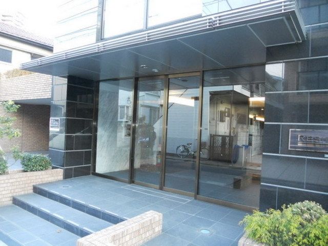 エントランス　タウンハウジングレジデンス事業部　恵比寿店・赤坂店までお問…