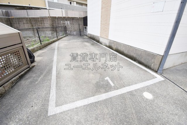 駐車場　敷地内駐車場
