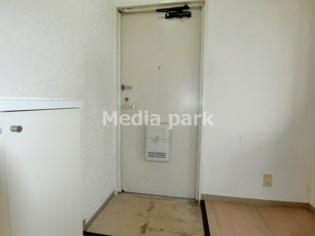 玄関　同物件別のお部屋の参考写真です。