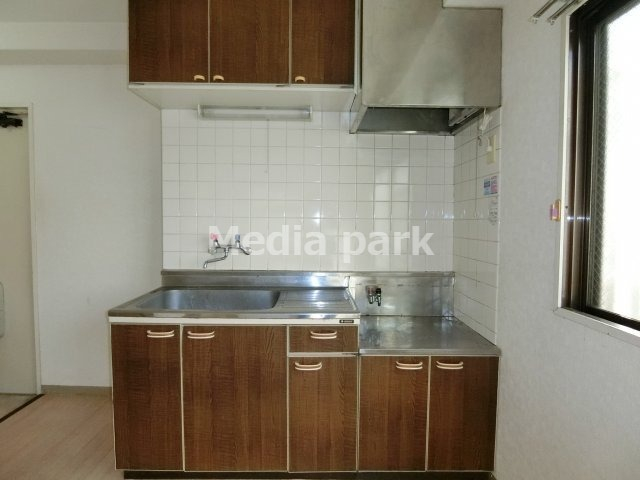 キッチン　同物件別のお部屋の参考写真です。