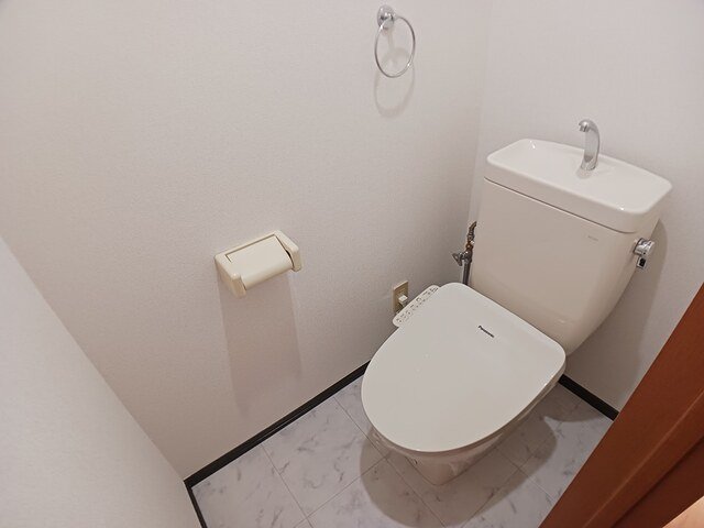 トイレ　ゆったりとした空間のトイレです