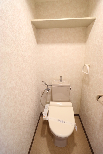 トイレ　別部屋の参考写真です