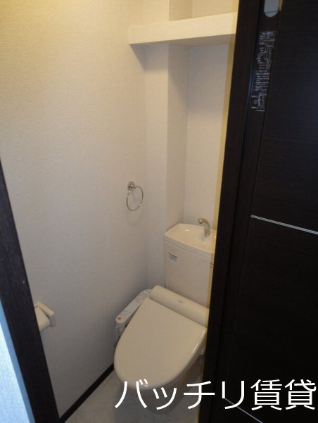 トイレ　写真は同タイプの別室参考写真になります。