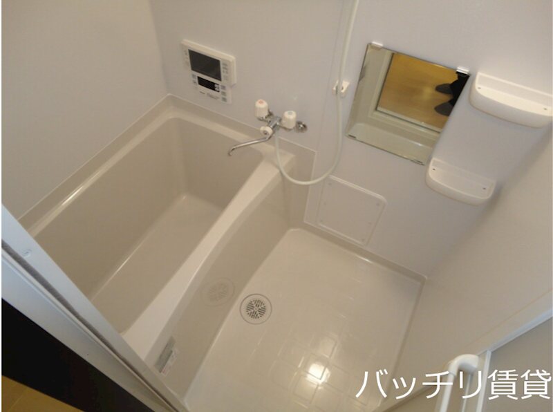 バス・シャワールーム　写真は同タイプの別室参考写真になります。