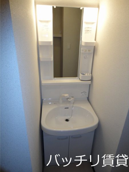 洗面設備　写真は同タイプの別室参考写真になります。