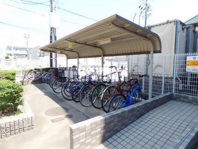 その他共有部分　駐輪場あります