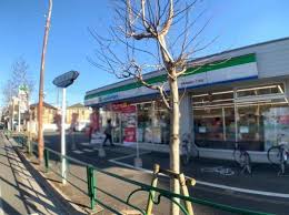 コンビニ　ファミリーマート 練馬南田中一丁目店（コンビニ）まで579m