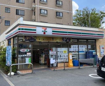 コンビニ　セブンイレブン世田谷桜丘5丁目店（コンビニ）まで537m