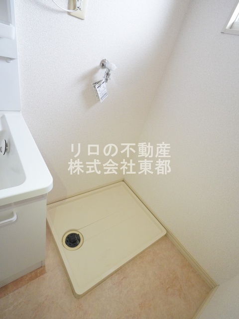 その他　洗濯機置き場は室内にあるので雨に濡れる心配はありません。