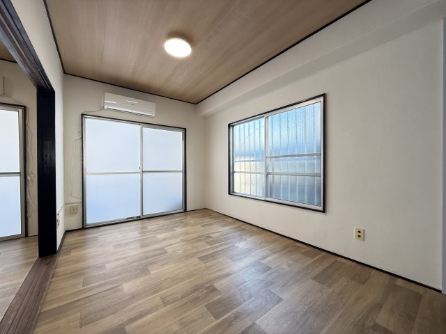 その他部屋・スペース　使いやすいお部屋です！２面採光につき、室内明るい印象です！