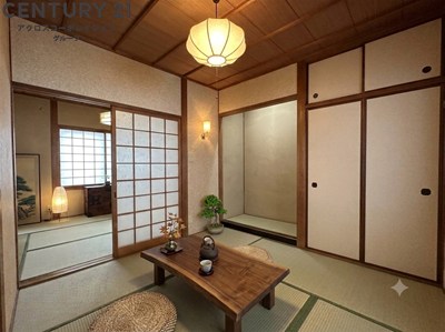 居室・リビング　画像中の家具はAIにより配置加工しているため、付属しません