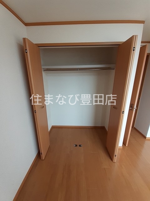 収納　同型別部屋写真（反転）