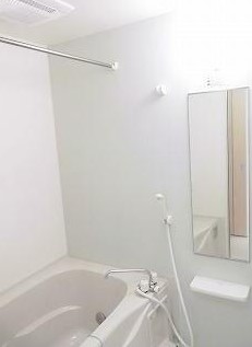 バス・シャワールーム　ゆったり過ごせるお風呂です