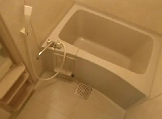 バス・シャワールーム　別部屋の画像を使用しております。