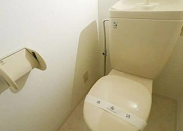 トイレ　別部屋の画像を使用しております。