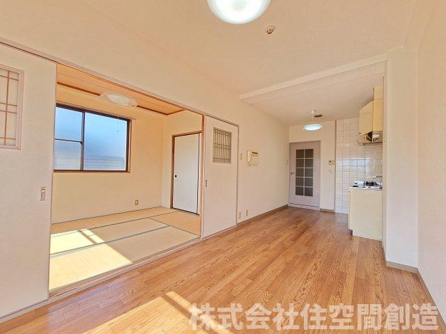 居室・リビング　※同タイプの写真となり、実際のお部屋とは異なる場合があります