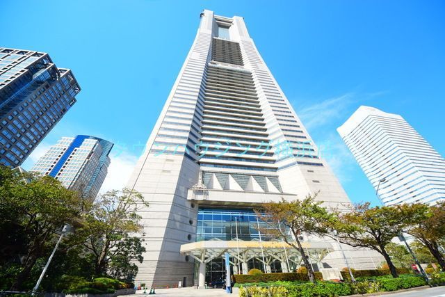 ショッピングセンター　★★ランドマークタワー★★（ショッピングセンター）まで850m