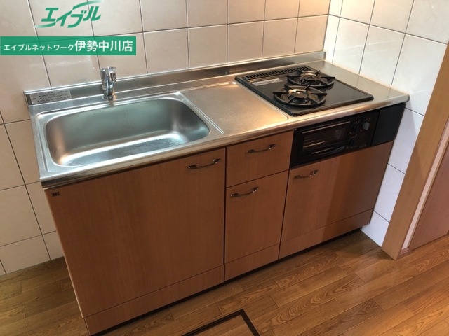 キッチン　同物件別部屋の写真