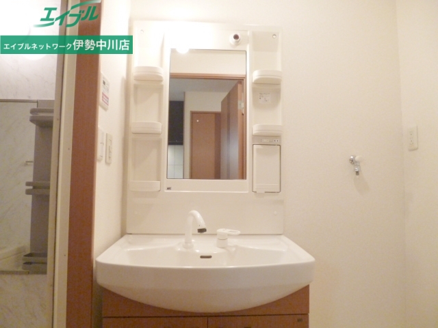 洗面設備　同物件別部屋の写真