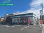 コンビニ　ファミリーマート津久居アルスプラザ前店（コンビニ）まで404m