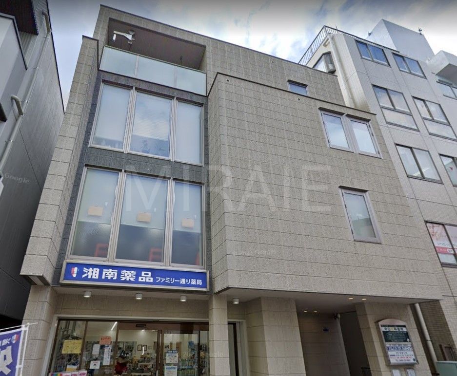ドラックストア　湘南薬品ファミリー通り薬局（ドラッグストア）まで80m