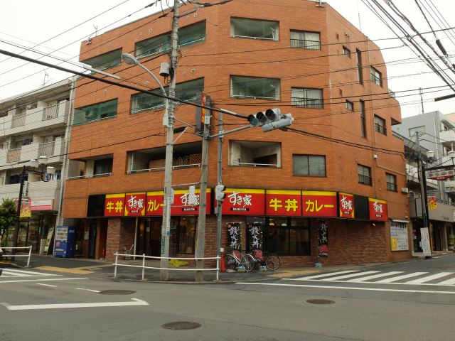 飲食店　すき家（飲食店）まで470m