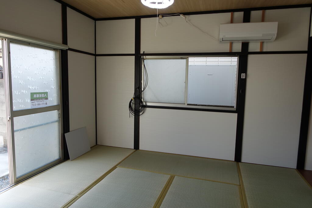 西庄戸建3DKの居間写真