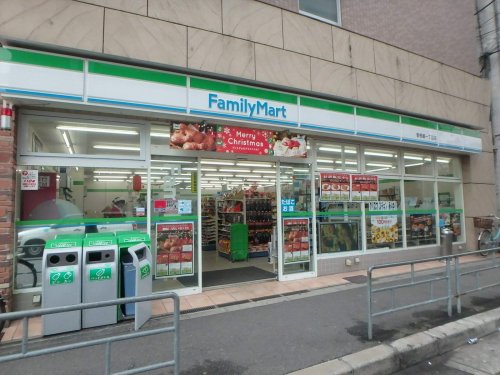 コンビニ　ファミリーマート曽根崎一丁目店（コンビニ）まで96m