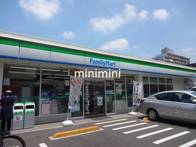 コンビニ　ファミリーマート（コンビニ）まで380m