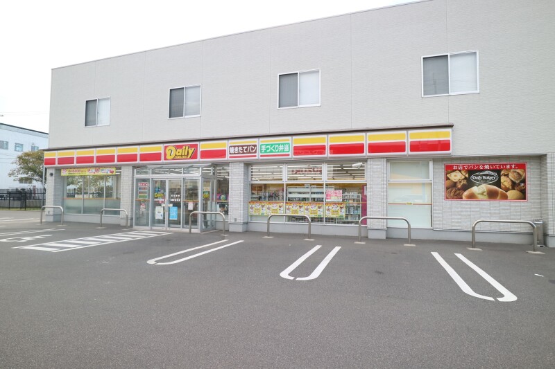 コンビニ　デイリーヤマザキ　総社井尻野店（コンビニ）まで125m