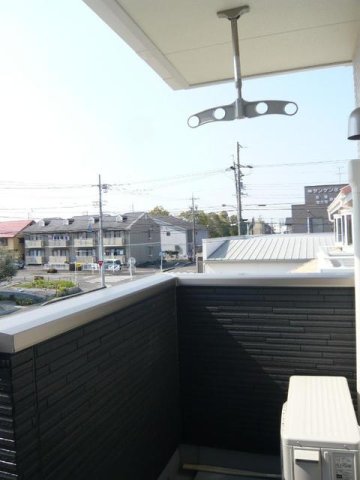 バルコニー　陽当たり良好なバルコニーです