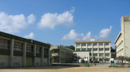 中学校　神戸市立八多中学校（中学校）まで4400m