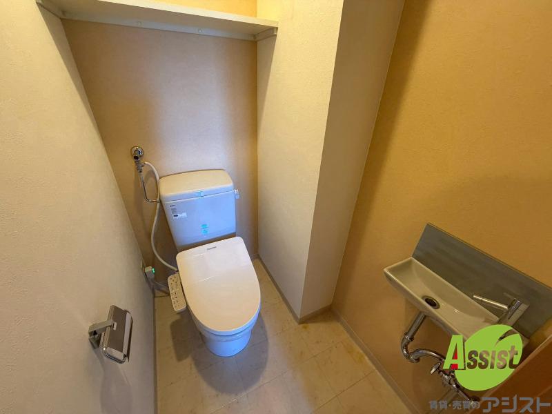 トイレ　ウォシュレット付きのトイレです。シャワートイレは日本の宝。