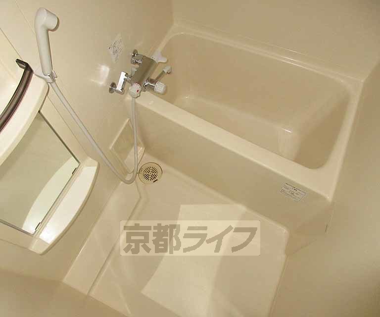 バス・シャワールーム　ゆったりバスルーム！