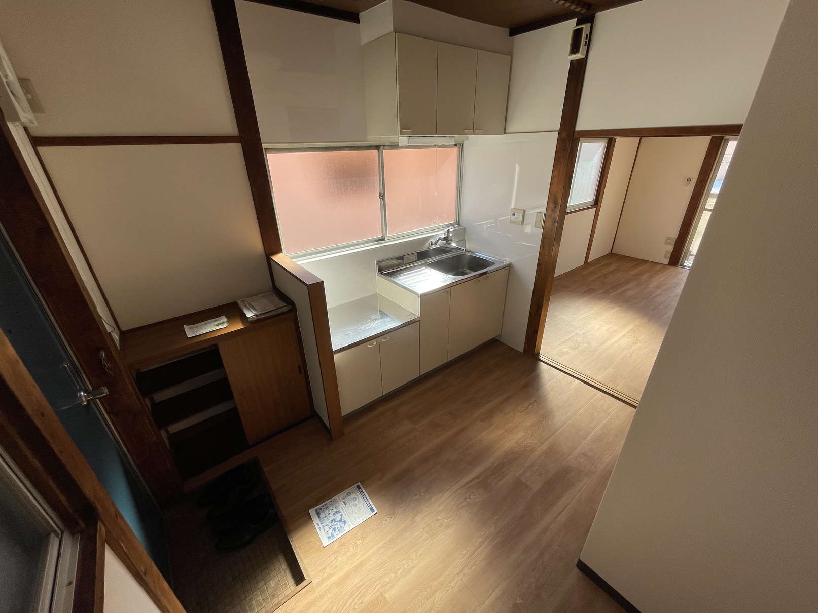 洗面設備　※同物件別号室の参考写真です。