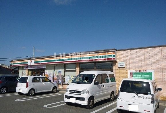 コンビニ　セブンイレブン 斑鳩町龍田店（コンビニ）まで611m