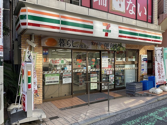 コンビニ　セブンイレブン（コンビニ）まで373m
