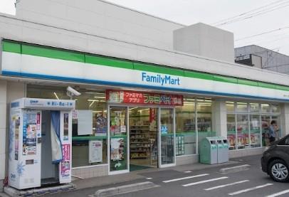 コンビニ　ファミリーマート 南千住一丁目店（コンビニ）まで440m